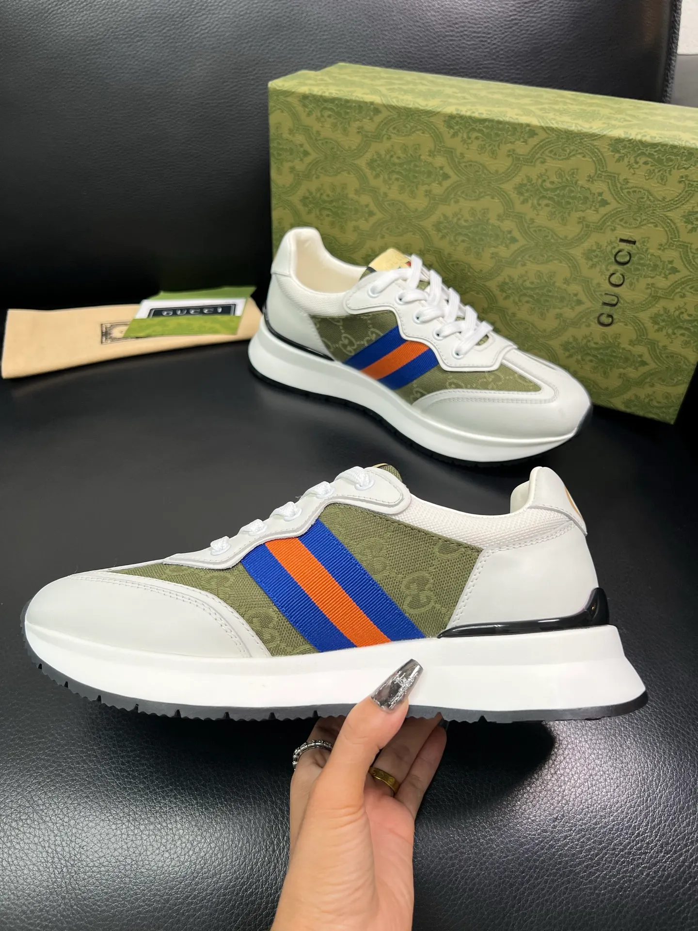 Men's shoes 💰800 Gucci top purchasing Gucci counter new model, original factory configuration of imported cowhide from Italy with printed cloth fabric, imported cowhide lining, breathable and comfortable, sole: original factory special sole is super comfortable, original factory and single goods are high quality, welcome to compare, code number 38-44 (customized 45 46) 85865